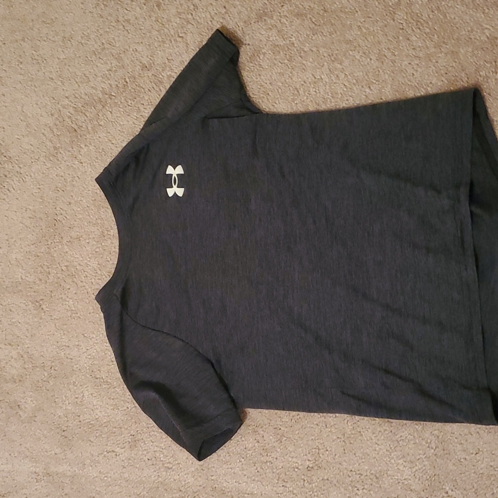 Black under armour dry fit boys small